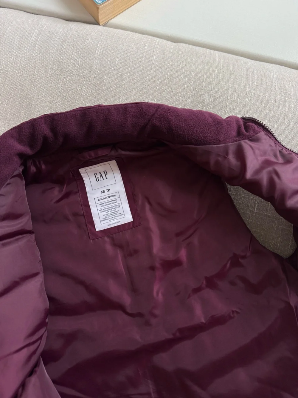 Gap Puffer Vest - Picture 2 of 3